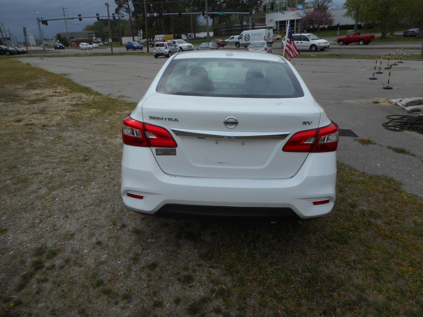 2017 White Nissan Sentra S 6MT (3N1AB7AP9HY) with an 1.8L L4 SFI DOHC 16V engine, 6M transmission, located at 2553 Airline Blvd, Portsmouth, VA, 23701, (757) 488-8331, 36.813889, -76.357597 - Down Payment: $999 Weekly Payment: $110 APR: 23.9% Repayment Terms: 42 Months ***CALL ELIZABETH SMITH - DIRECTOR OF MARKETING @ 757-488-8331 TO SCHEDULE YOUR APPOINTMENT TODAY AND GET PRE-APPROVED RIGHT OVER THE PHONE*** - Photo#6